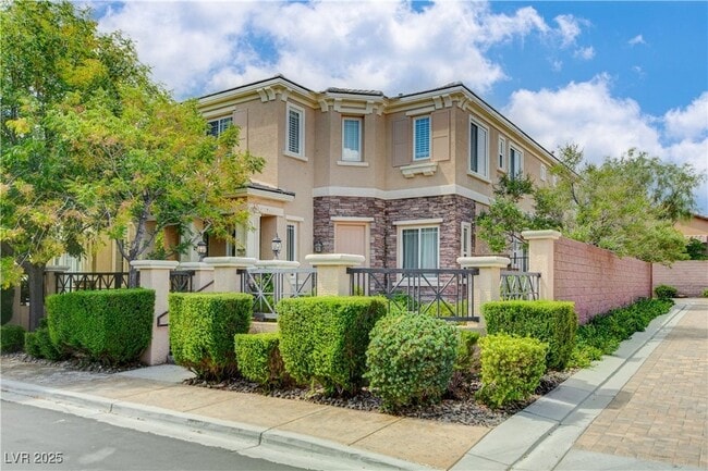 Photo - 7357 Ellison Park St