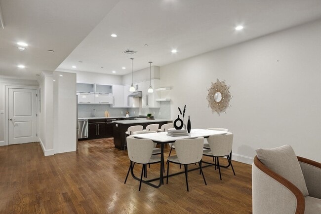 Building Photo - 1471 Beacon St Unit 2B Rental