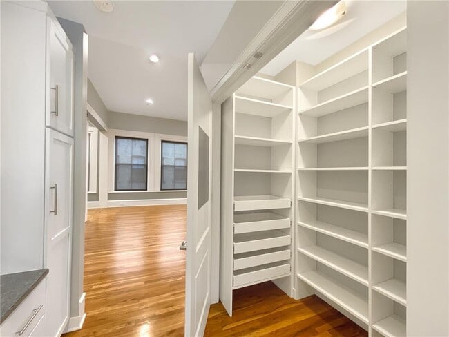 Photo - 300 Wall St Unidad 708