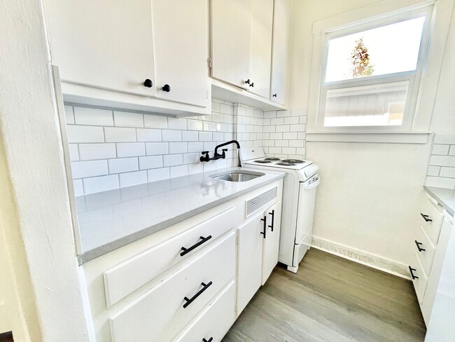 Photo - Beautiful Remodeled Studio on South Hill! Unit A