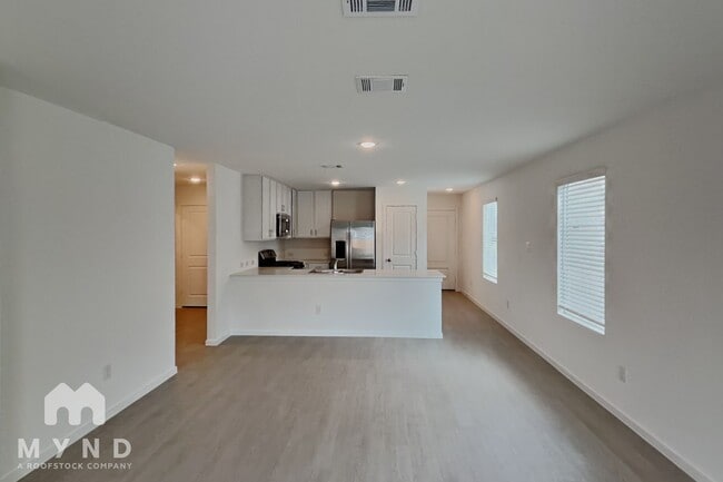 Photo - 7354 Orange Sapphire