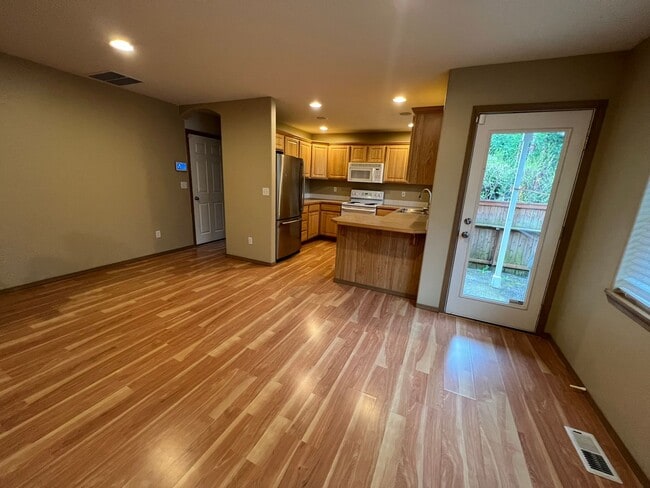 Photo - Everett Home