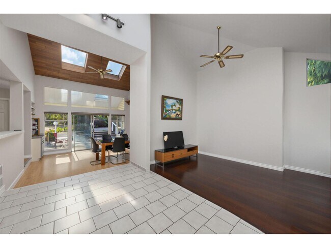 Photo - 17138-1726A 26a Ave