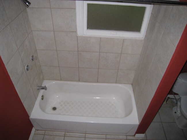 Photo - 1112 W 4th St