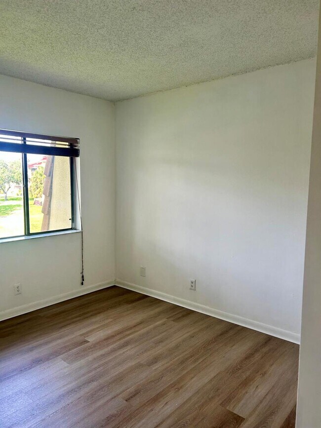 Photo - 11606 Royal Palm Blvd Unidad 11606