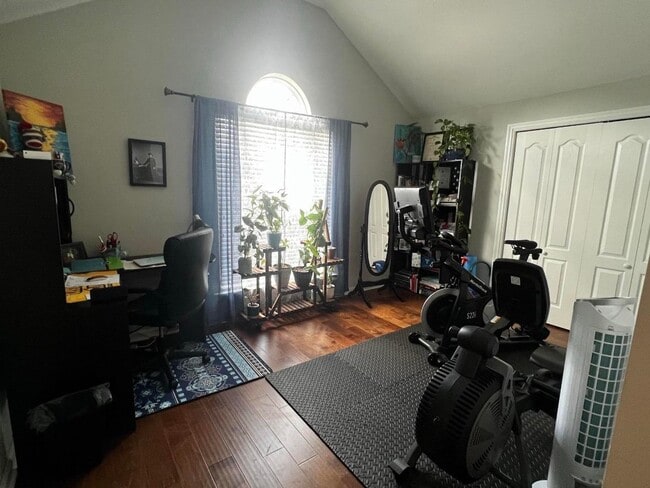 Photo - 1111 Rosland Cir