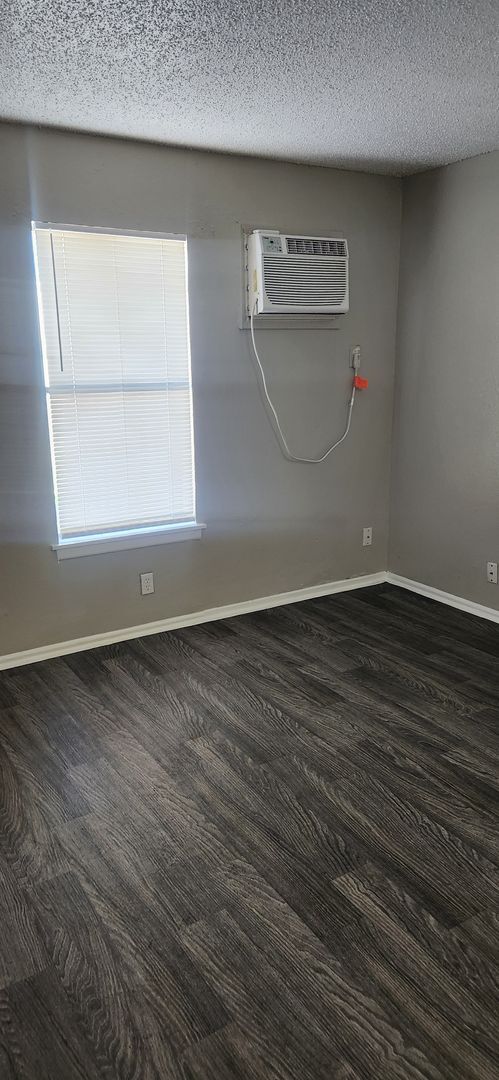 Photo - SOUTH PARK APARTMENTS Unit 304