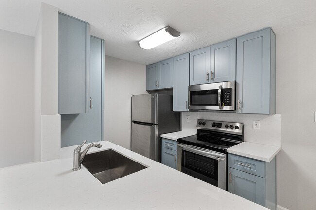 Photo - 2101 Fountain View Dr Unit 4 6