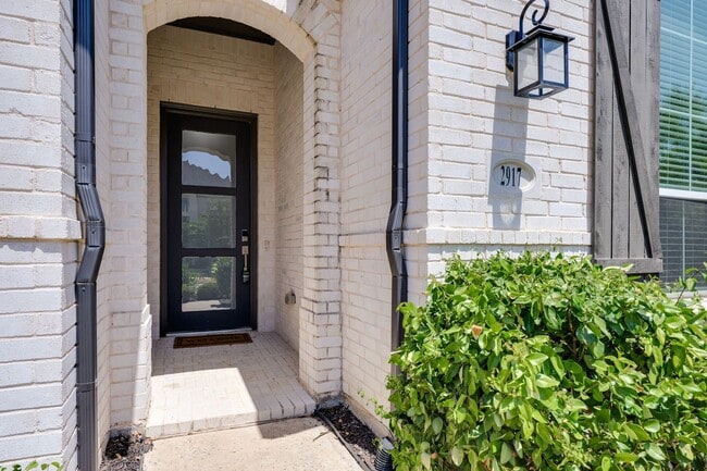 Photo - 2917 Saltwood Ct
