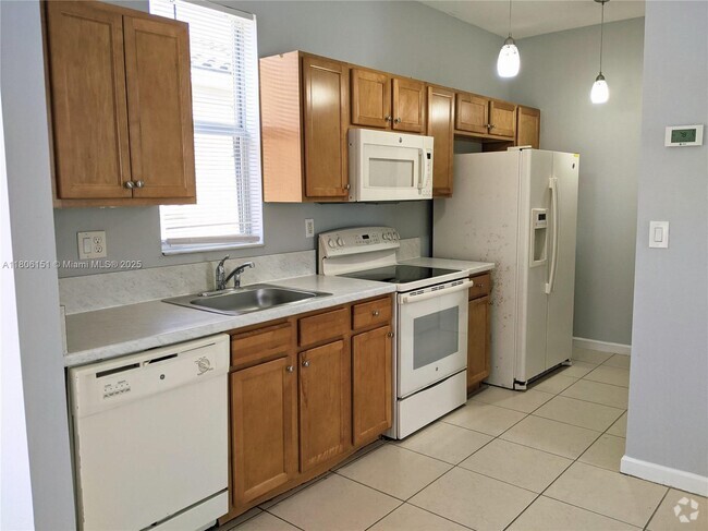 Building Photo - 9372 SW 171st Ct Unit Studio Rental