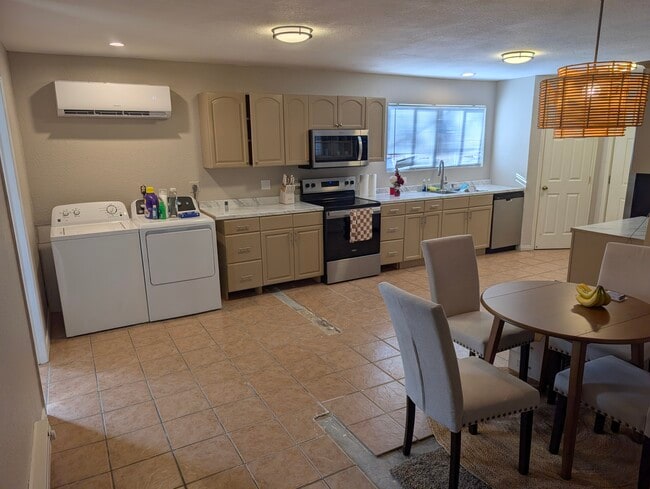 Photo - 741 Elm St Unit 741.5 Elm Street Room 1