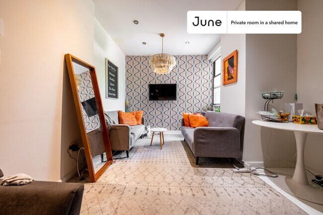 Room in Shared 3 bed/1.5 bath home in Central Harlem