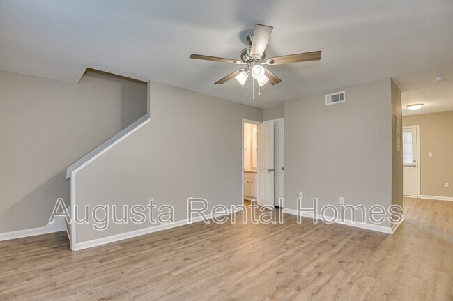 Photo - 148 Chalet N Blvd