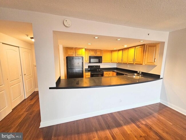 Photo - 2001 Hamilton St Unit 925