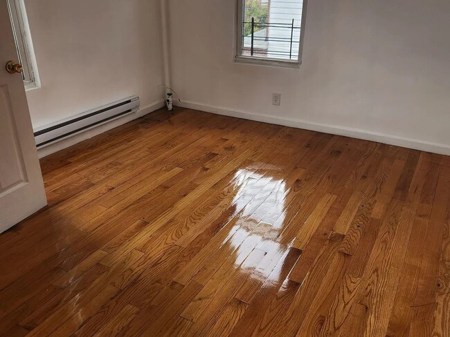 Photo - 3663 Bronxwood Ave Unidad 2ND FLOOR