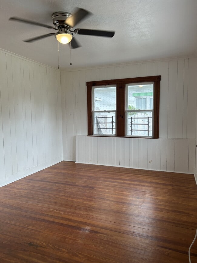 Building Photo - 533 40th Ave S Rental