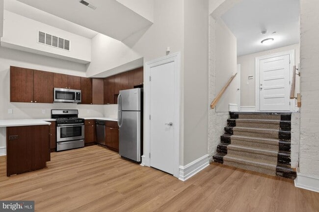 Building Photo - 2136 E Dauphin St Unit 101