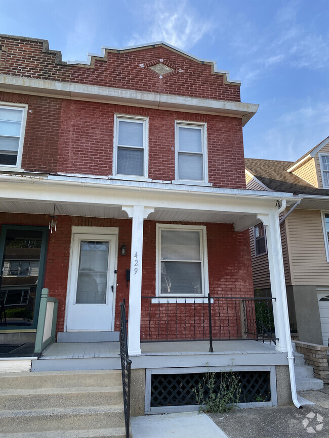 Building Photo - 429 E Frankford St Rental