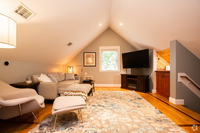 Building Photo - 247 Savin Hill Ave Rental