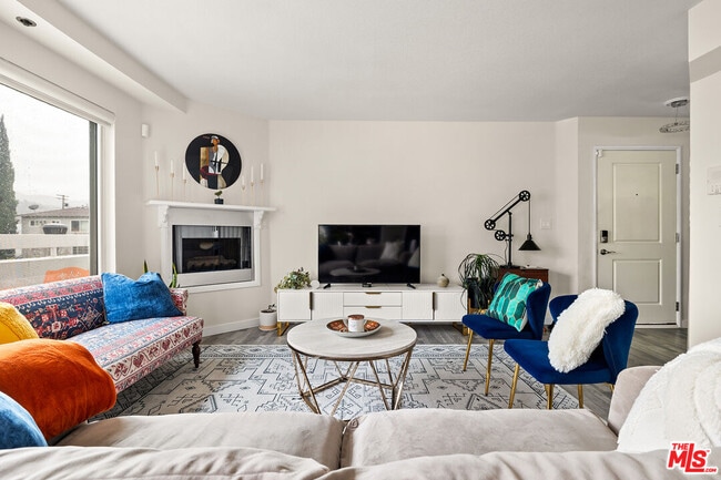 Photo - 252 W Spazier Ave Unidad F