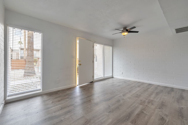 Photo - 1815 W Tuckey Ln Unidad 10