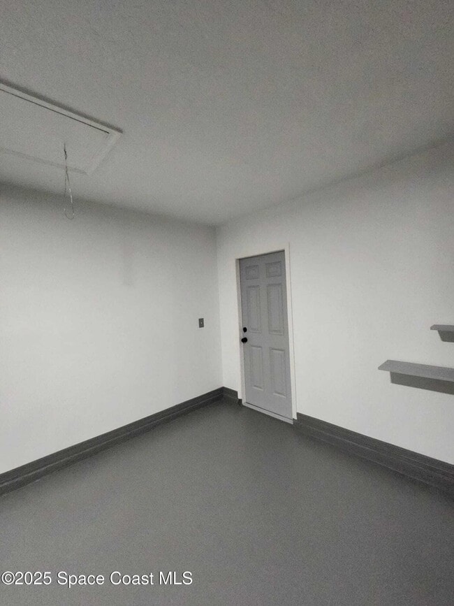 Photo - 650 Koutnik Rd SE