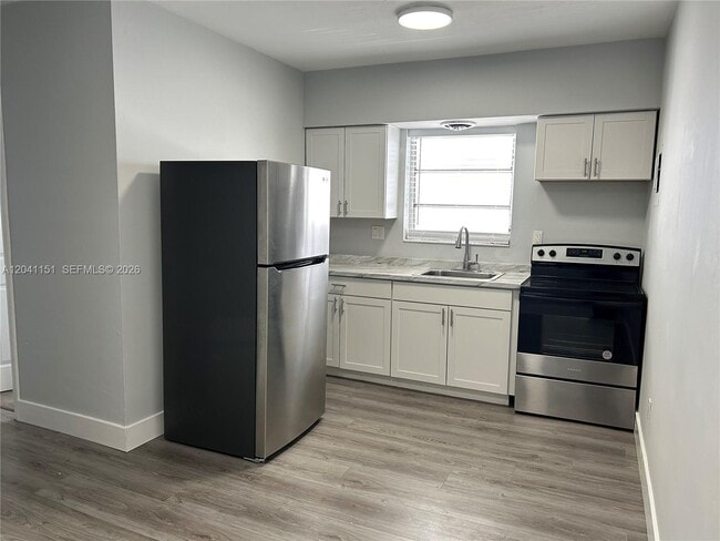 Photo - 1346 Alton Rd Unit B2