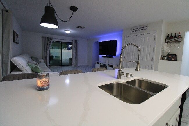 Photo - 600 Swallowtail Dr