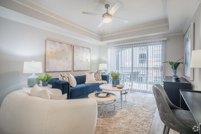 1BR, 1BA - 885SF - Living Room