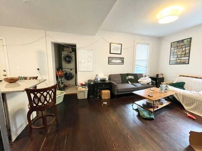 Building Photo - Modern 3 Bed with Private Deck + In-Unit L... Rental