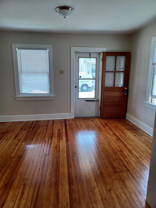 Photo - 1001 S Cameron St