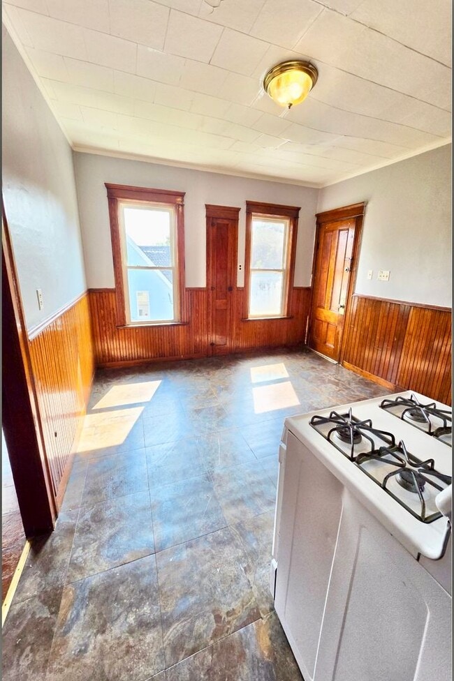 212 Welles St Unit 3