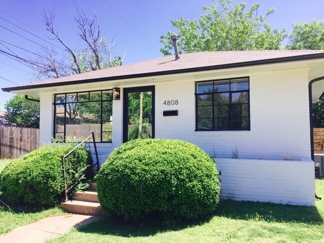 Building Photo - 4808 N Francis Ave