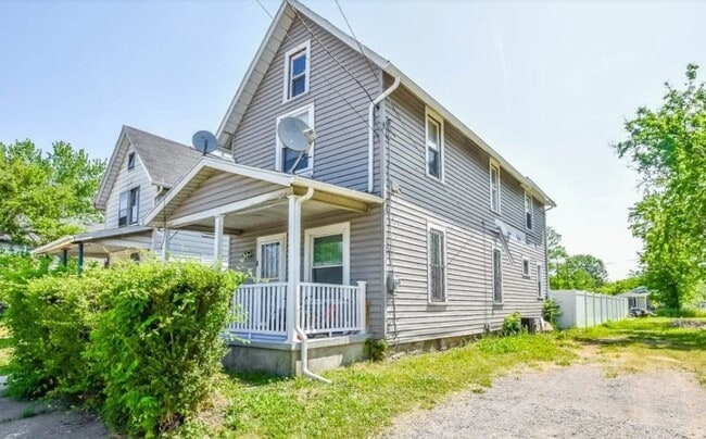 Building Photo - 1450 Willet Ave SE