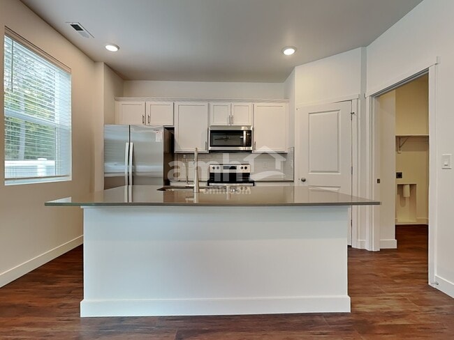 Photo - 7908 Selah St SW