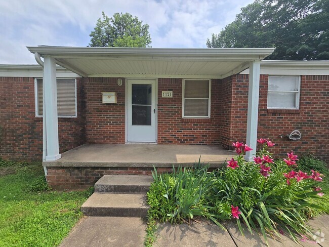 Building Photo - 2 Bedroom Home