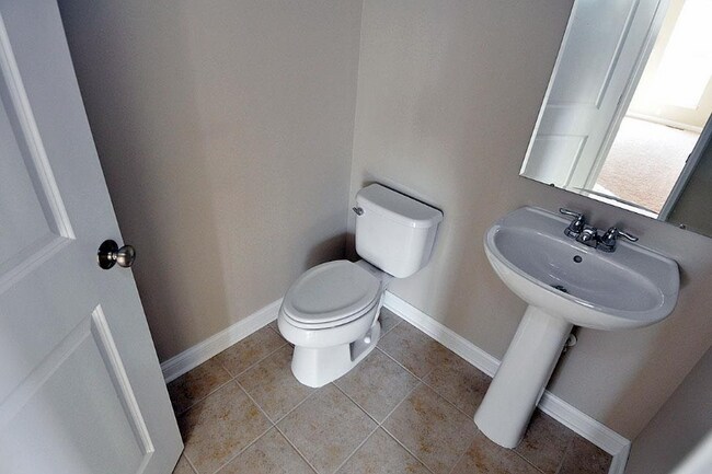 Photo - 243 Balsamine Dr