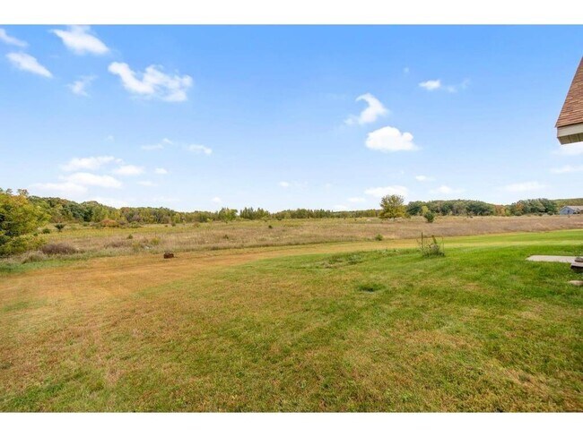 Photo - 722 Hilltop Ln