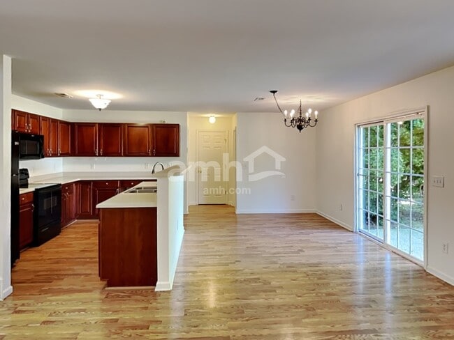 Photo - 1042 Vanguard Dr