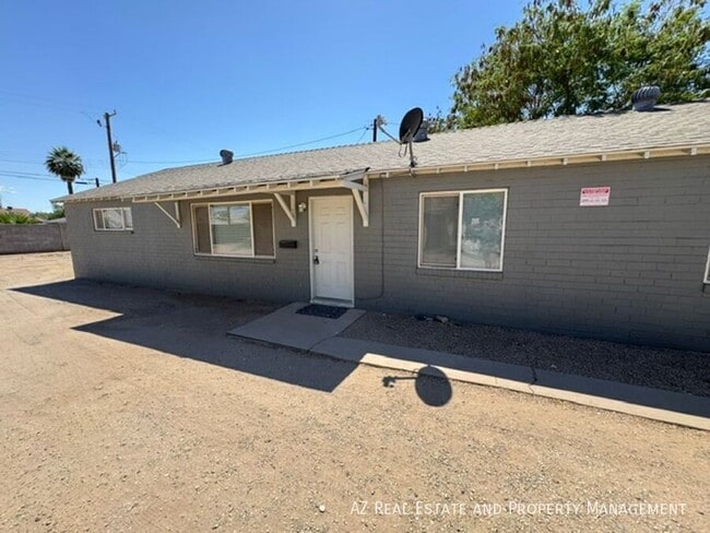 Building Photo - 1005 E Turney Ave Unit 4