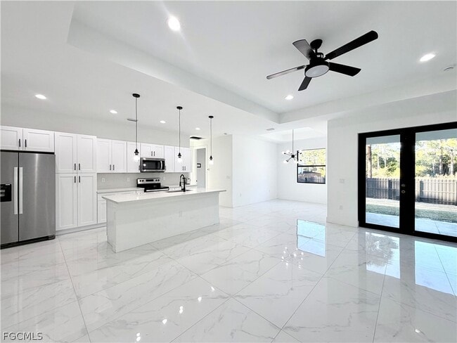 Photo - 312 Rosanna Ave