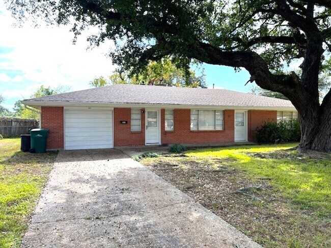 3 bedroom, 2 Bathroom House - 3 bedroom, 2 Bathroom House