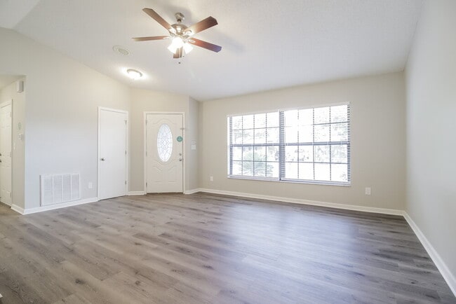 Photo - 1035 McKinnon Ave