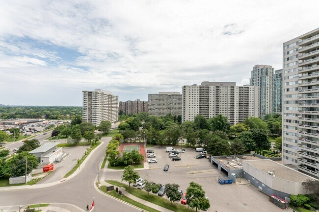 3575 Kaneff Crescent