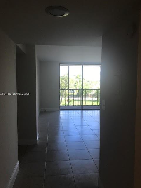 Building Photo - 8500 SW 133rd Avenue Rd Unit 301