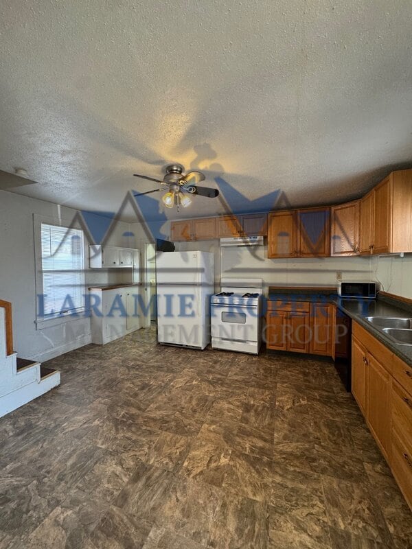 Photo - 207 E Sheridan St