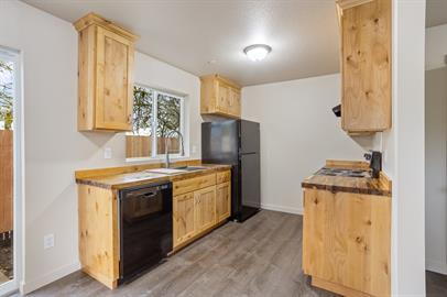 Photo - **MOVE IN SPECIAL-$500 off first months rent!** Unit L