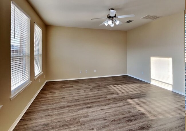 Photo - 1302 Spanish Moss Dr House