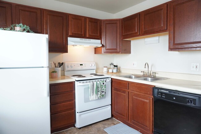 Spacious Kitchens - Schooner Cove Apartments