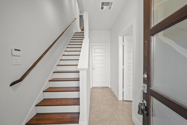 Photo - 3006 Charline